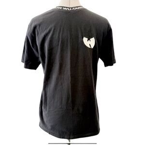 Wu-Tang Clan Hip Hop Black Short Sleeve Tee Logo and Words Around Crew Neck Med.